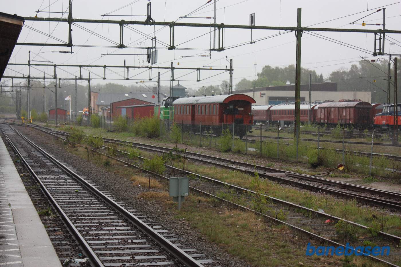 Et vue fra stationens perroner over mod Jernbanemuseet