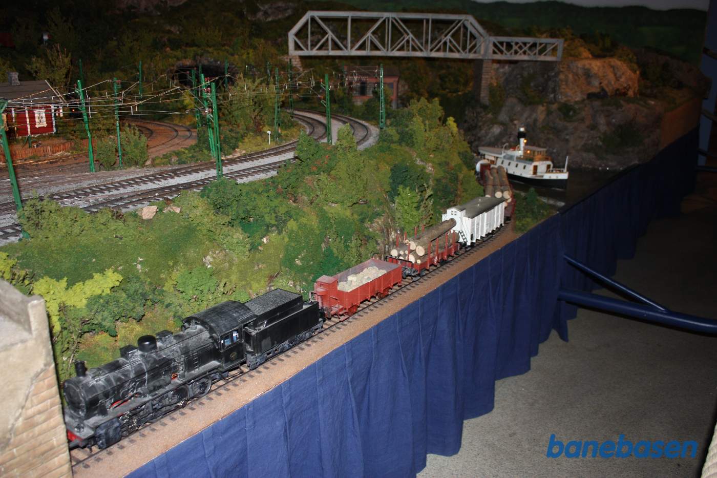 På museet er der også en flot modeljernbane