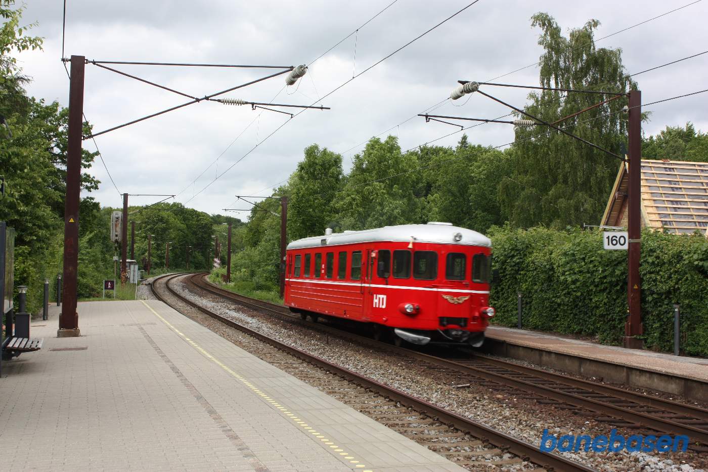 Skinnebussen på vej nordpå gennem Espergærde station