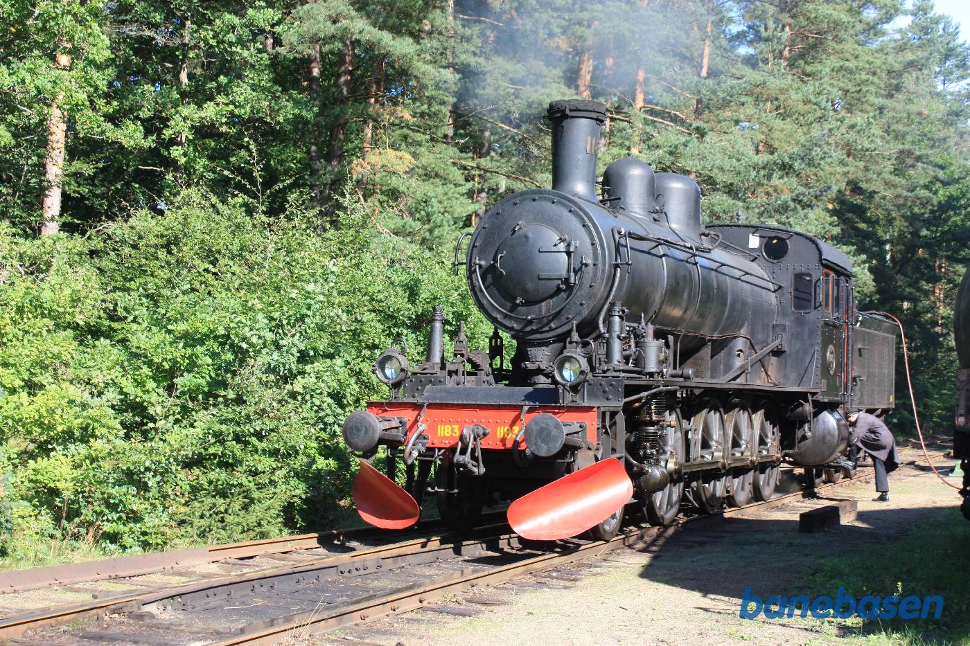 Eftersyn og vandpåfyldning af damplokomotivet