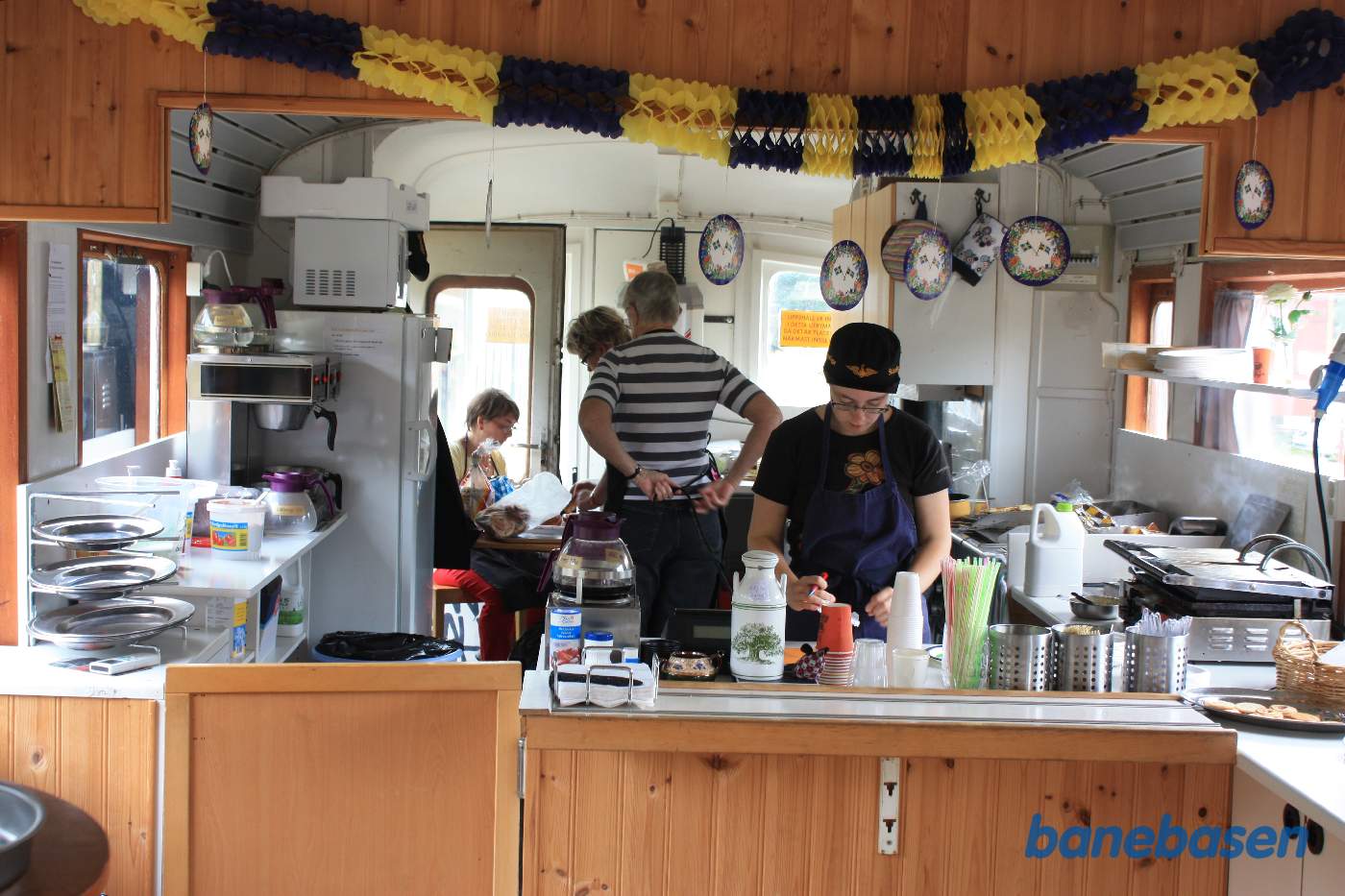 Køkken og disk i restaurantvognen