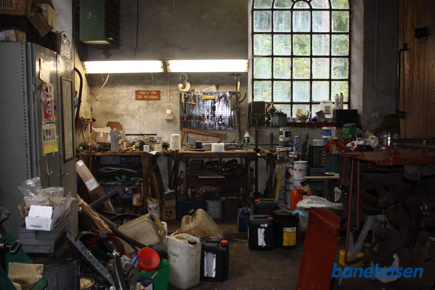 Et kig ind i værkstedet, sikke et rod