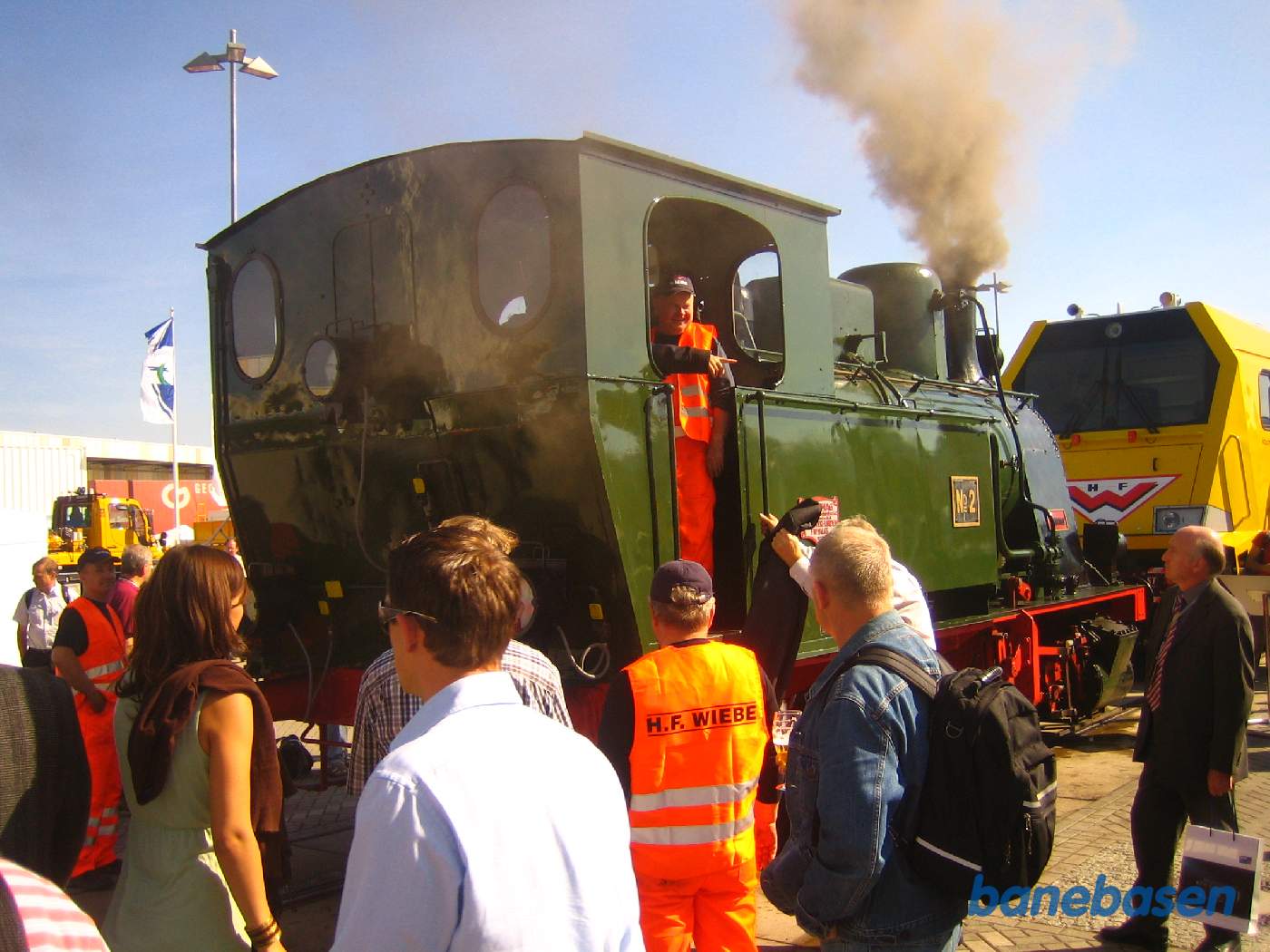 I udstillingsdagene kørte et lille grønt damplokomotiv mellem udstillingsområdet og sporet ind til udstillingsområdet. Turen tog 3 minutter og der var en meget lang kø for at prøve at køre på et damplokomotiv