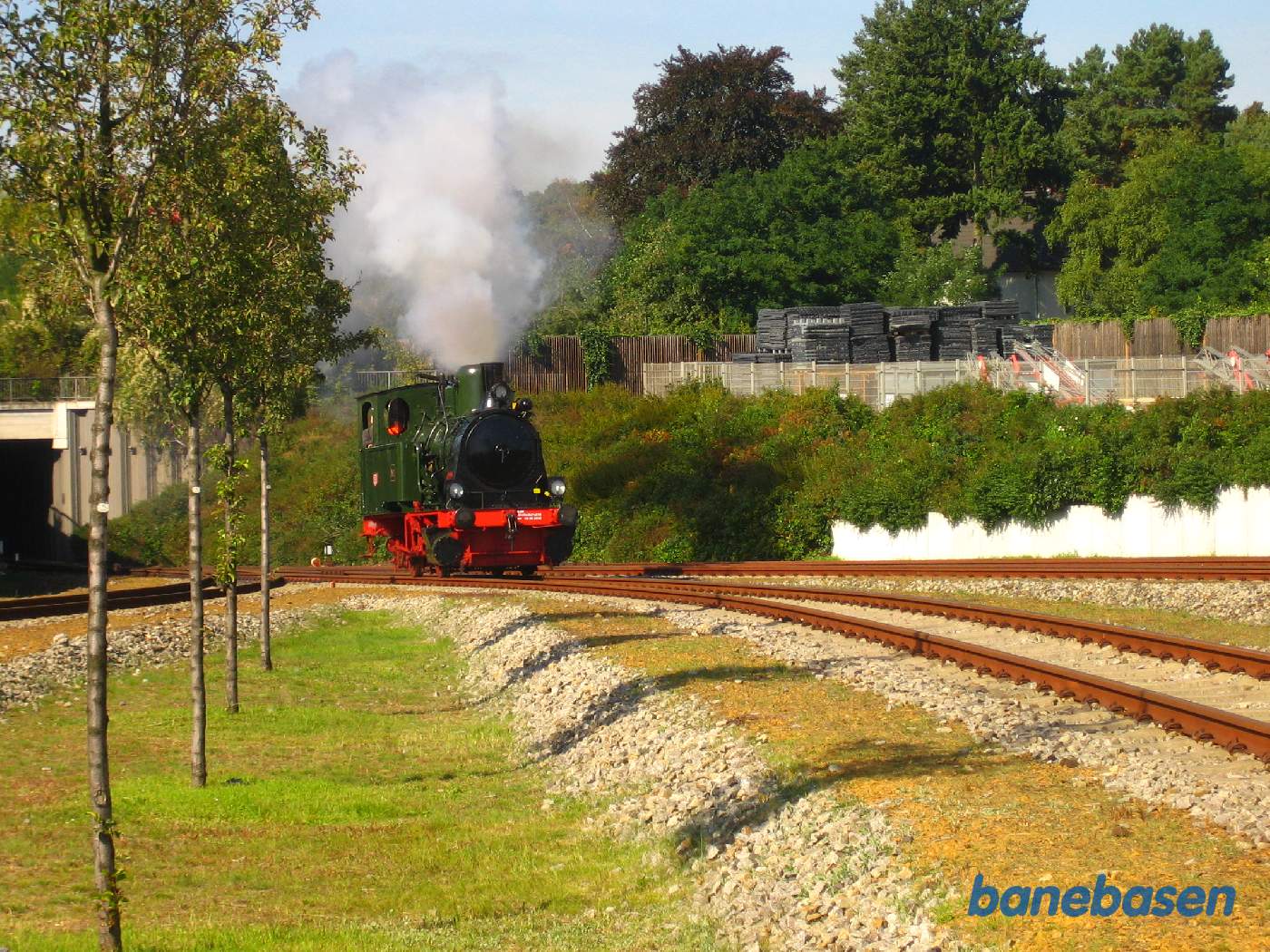 I udstillingsdagene kørte et lille grønt damplokomotiv mellem udstillingsområdet og sporet ind til udstillingsområdet. Turen tog 3 minutter og der var en meget lang kø for at prøve at køre på et damplokomotiv