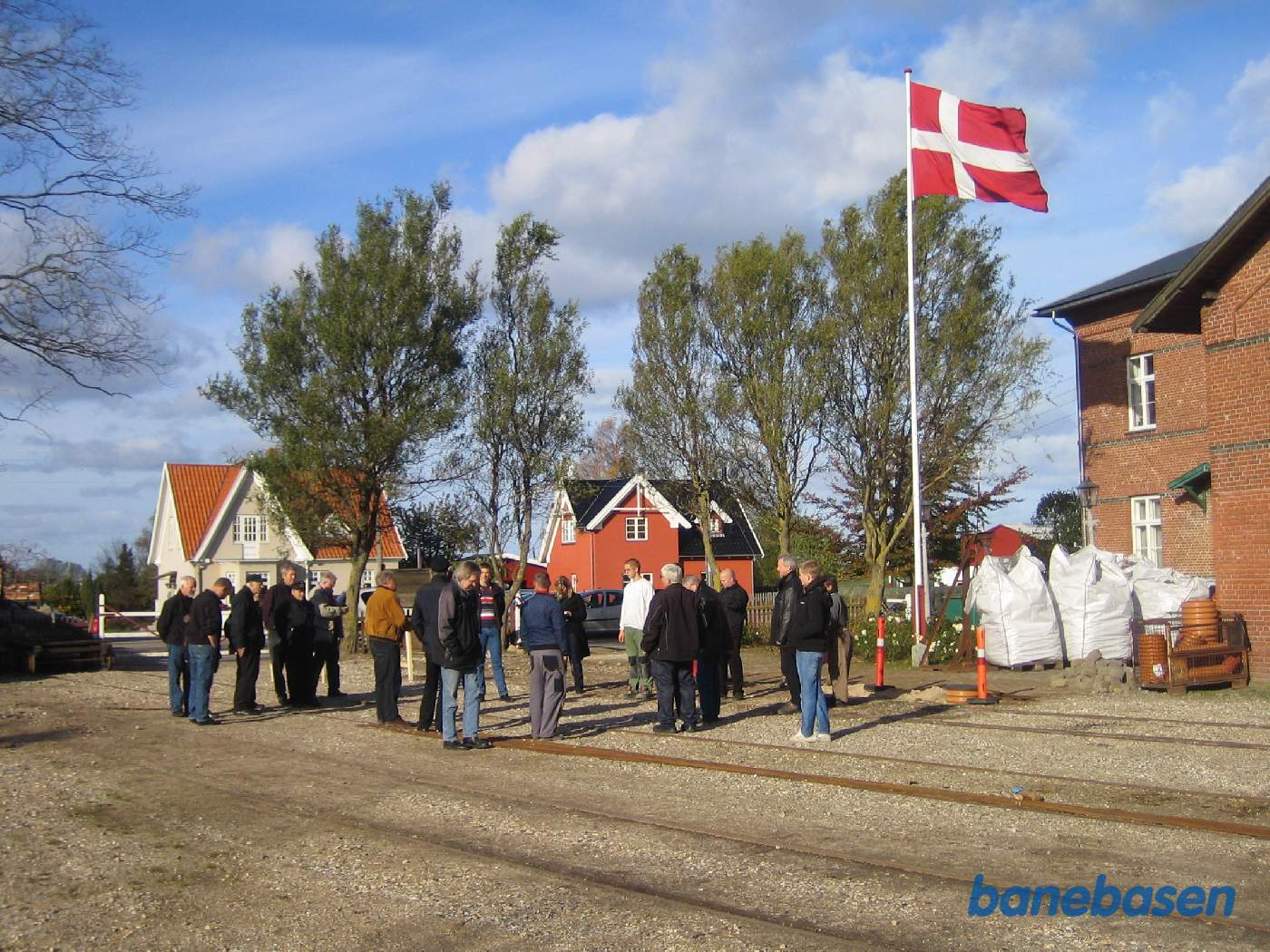 Humøret var højt, da medlemmerne samledes til "første spadestik"