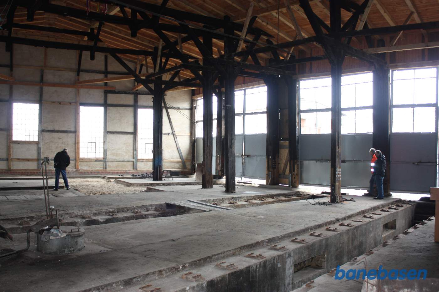 I de sidste spor har man fjernet skinnerne. Klubben vil senere genanlægge skinnerne