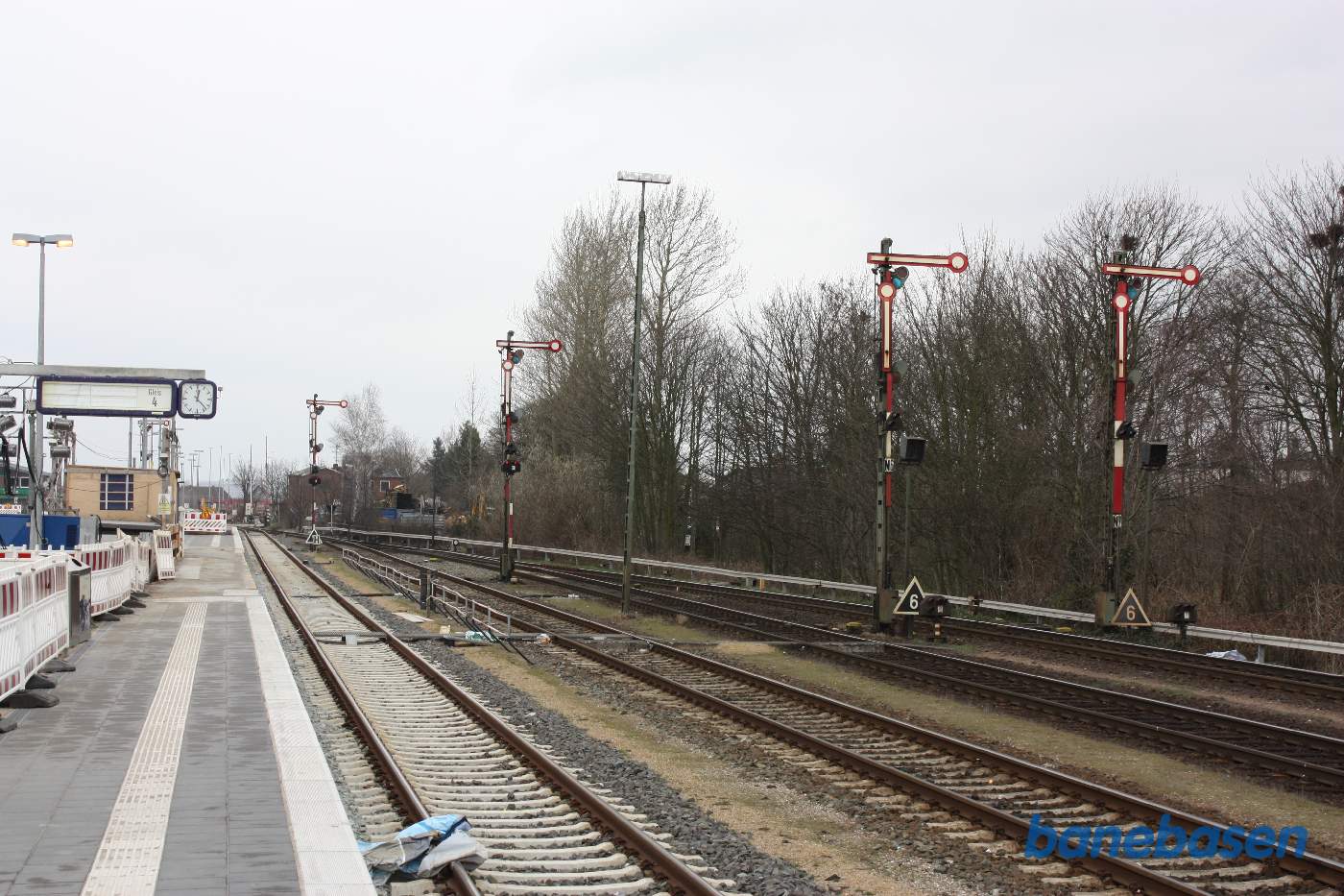 Armsignalerne i stationens nordende