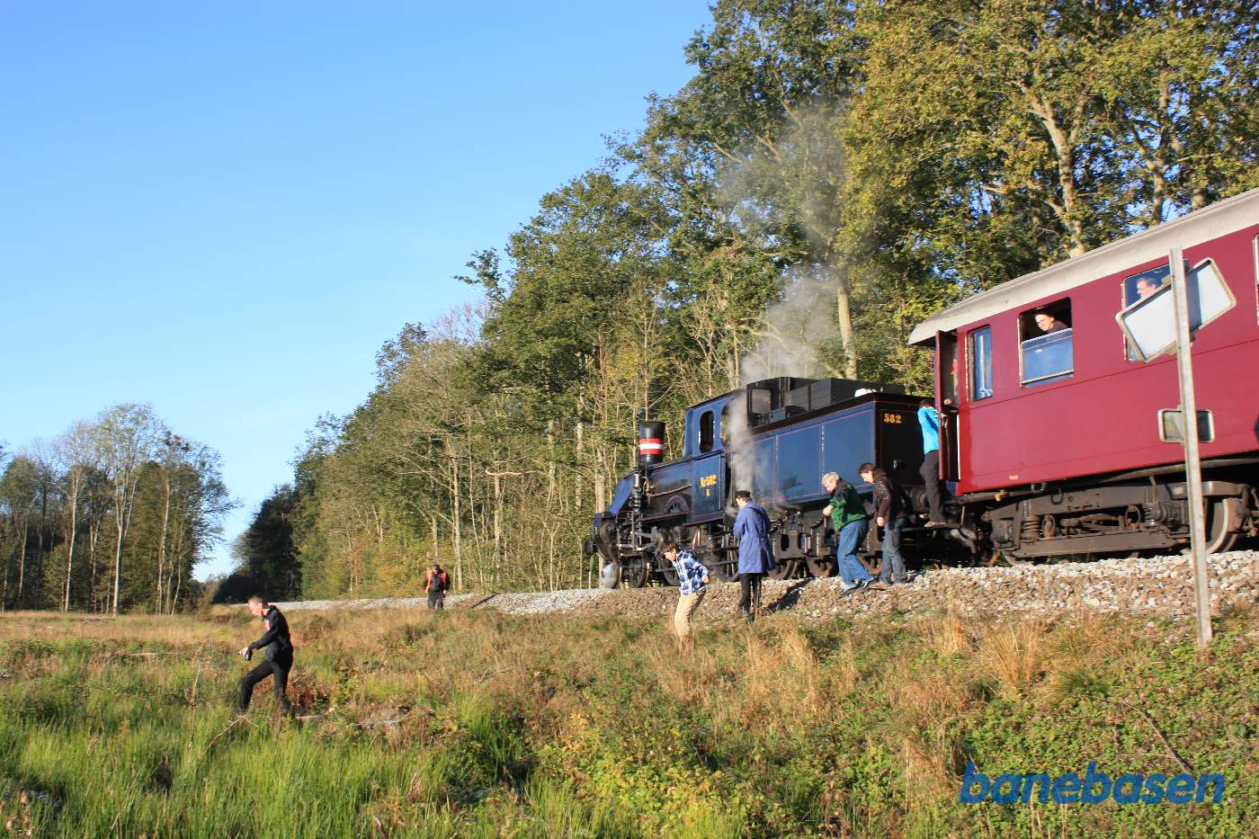 Der blev arrangeret fotostop, men lodsen nægtede at lade toget køre tilbage, så det holdt stille Der blev arrangeret fotostop, men lodsen nægtede at lade toget køre tilbage, så det holdt stille