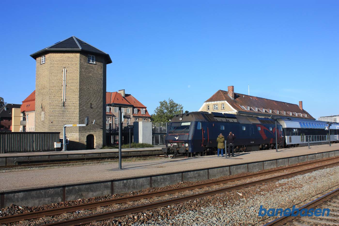 Tog til Nykøbing F holder i spor 2