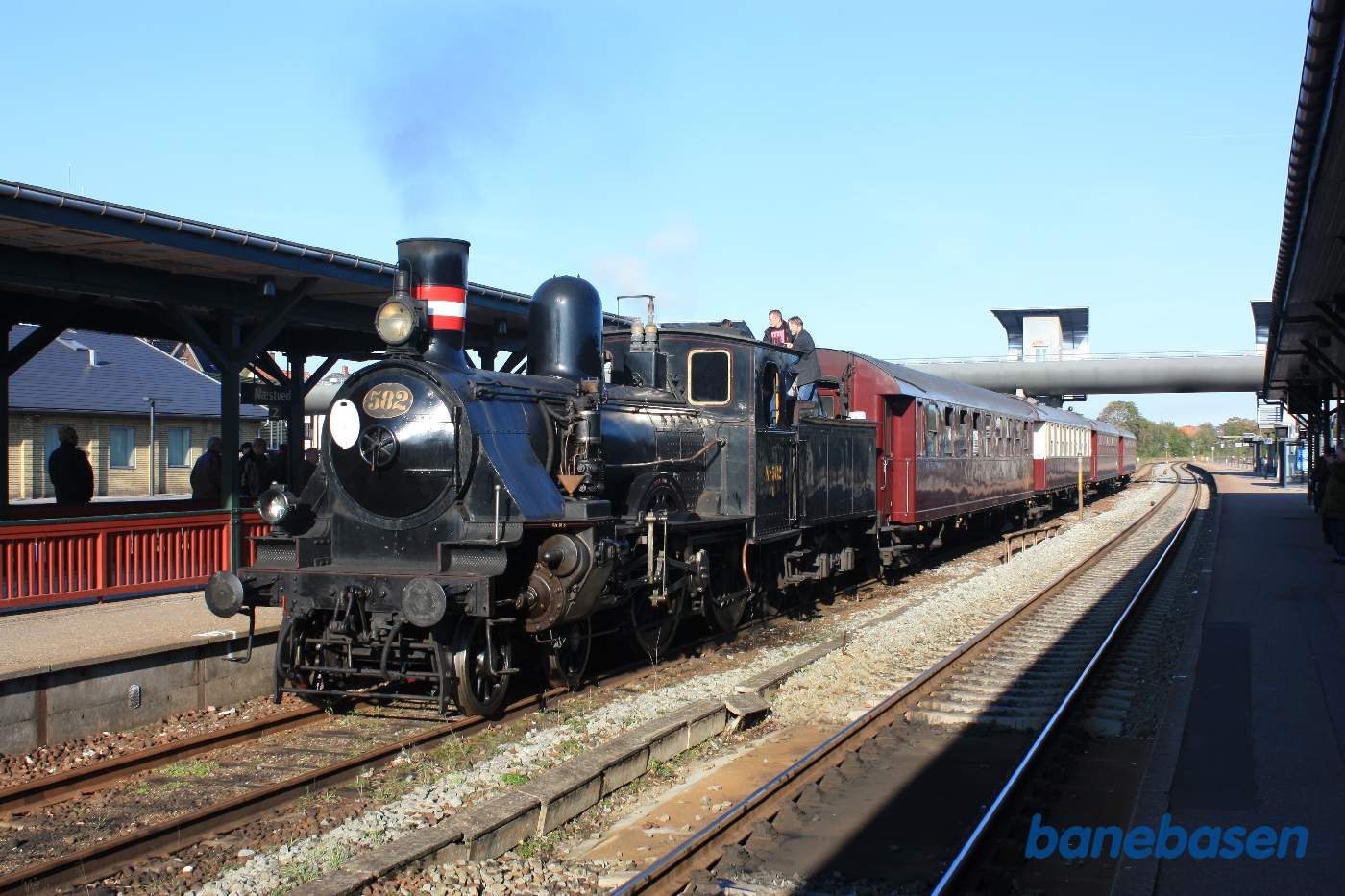 Der er medlemmer der er kravlet op på tenderen