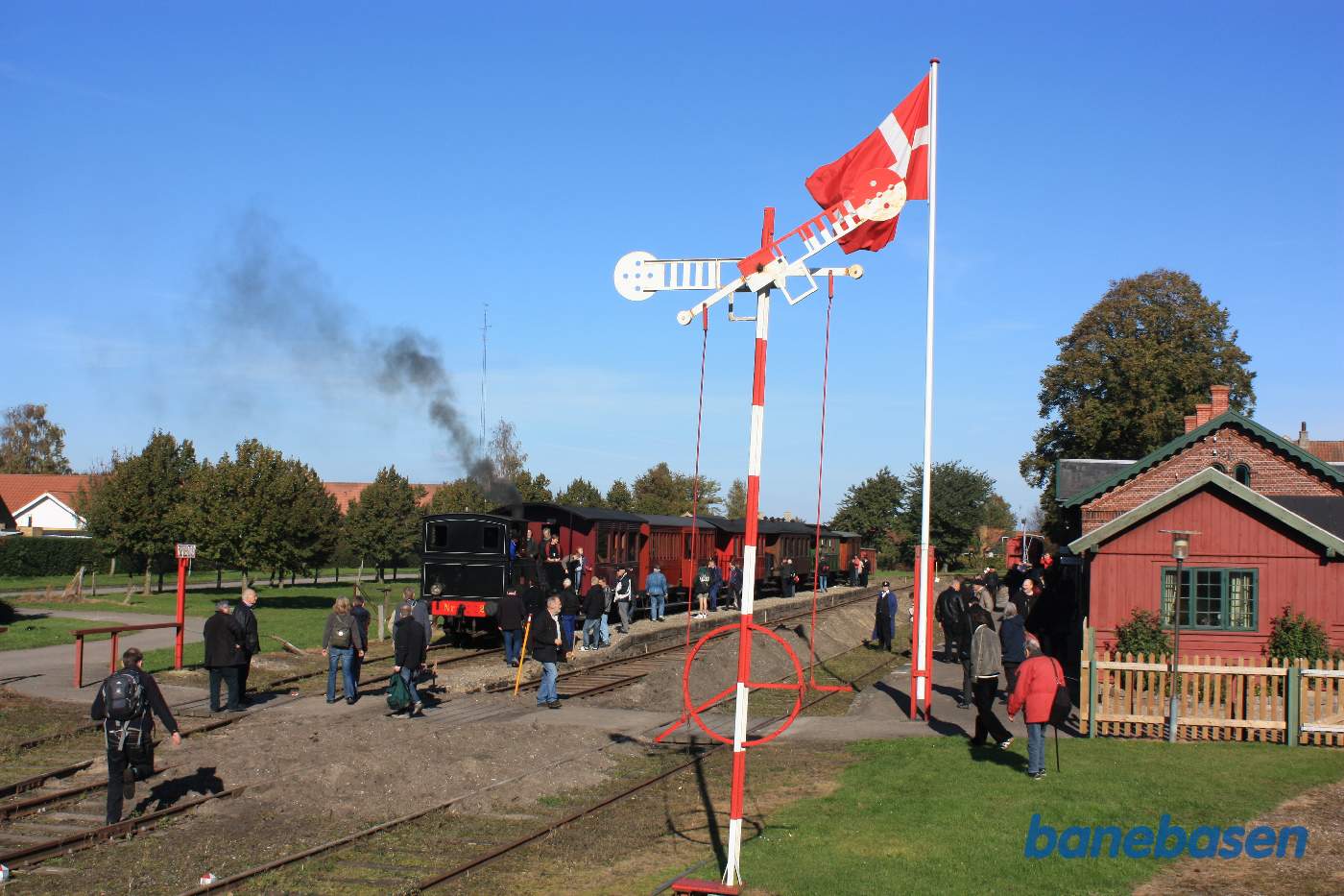 Lokomotivet er kommet op i den anden ende og toget er klar til at køre tilbage til Maribo