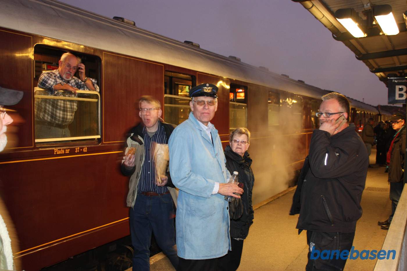 Så er det ved at blive mørkt Så er det ved at blive mørkt