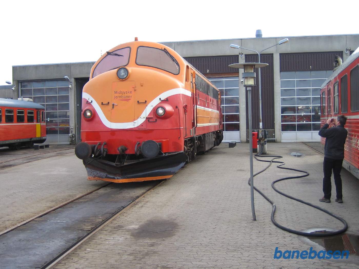 Midtjyskes Mx 26 foran remisen i anledning af bogudgivelsen om GM-lokomotiver