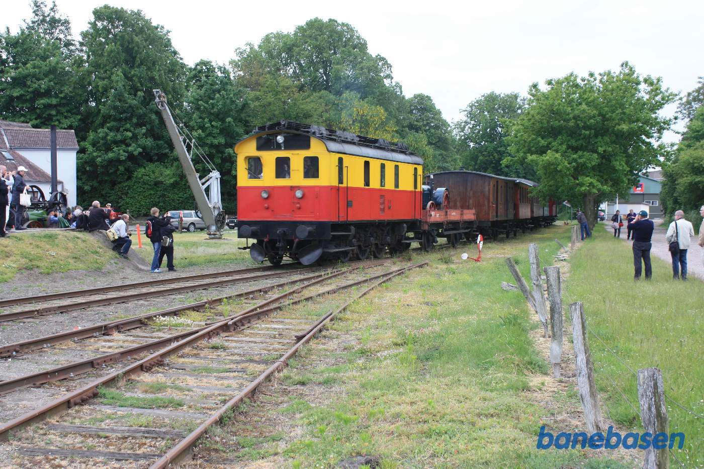 M9 ankommer fra Maribo med et blandettog