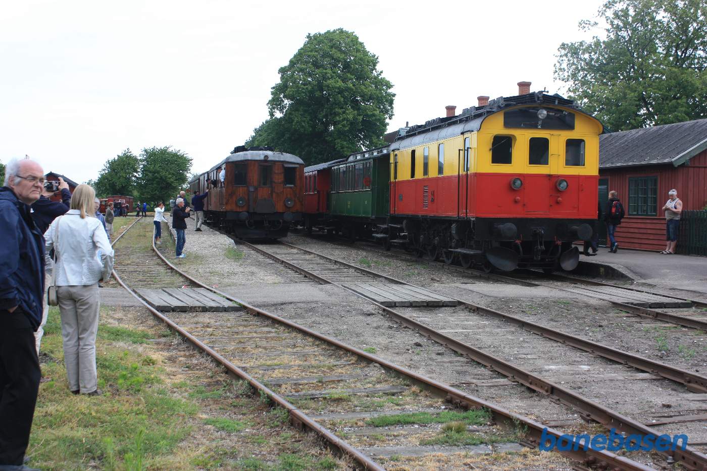 Så holder 2 motortog klar til at køre mod Maribo