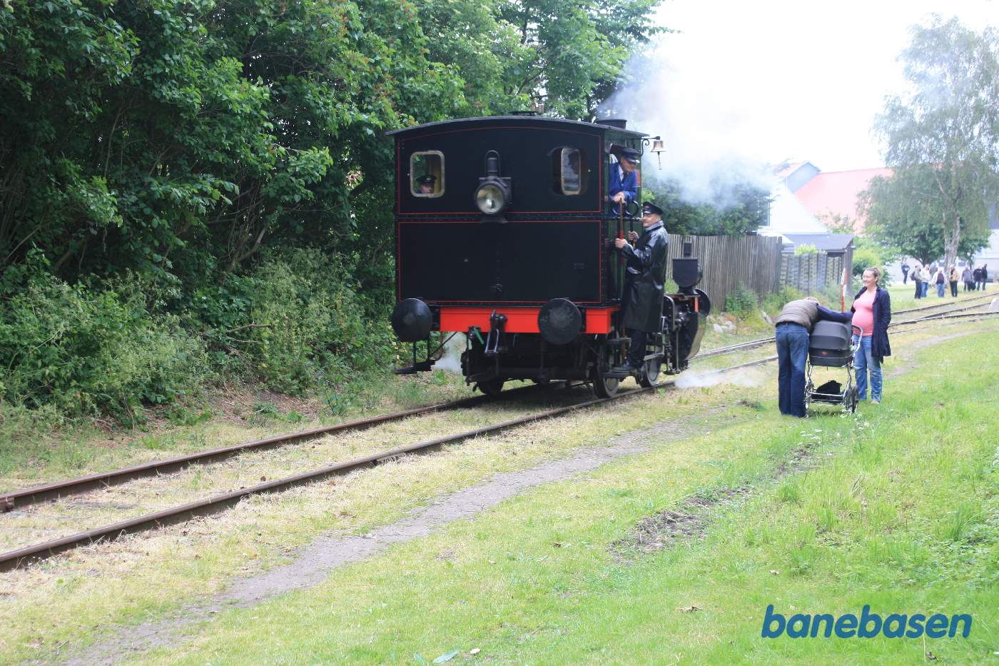 Nr. 17 triller efterfølgende tilbage til Bandholm station Nr. 17 triller efterfølgende tilbage til Bandholm station