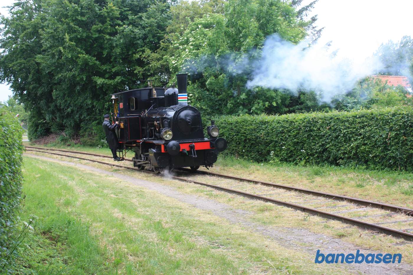 Nr. 17 triller efterfølgende tilbage til Bandholm station
