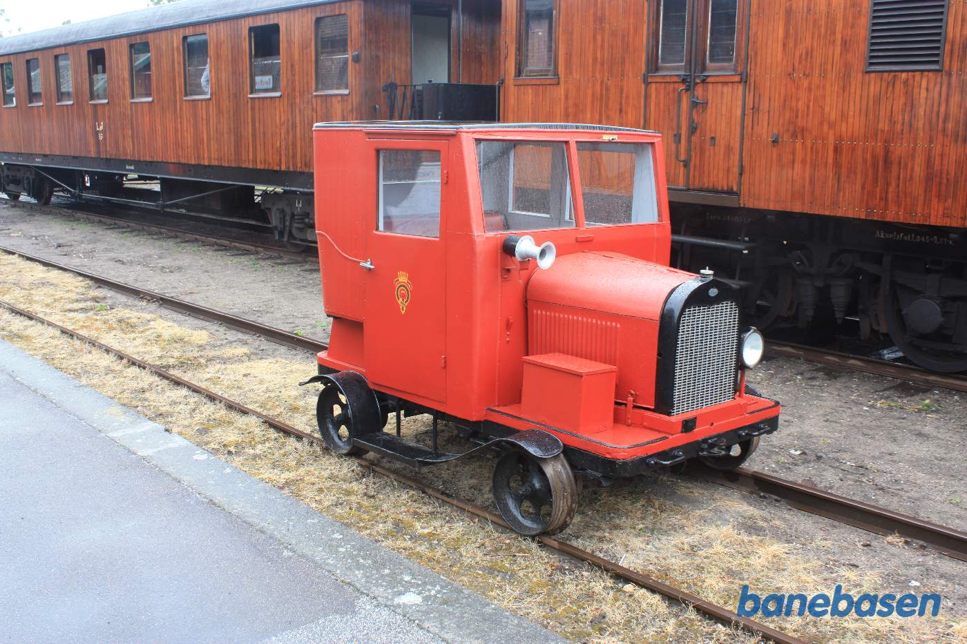 En lille skinnebil til inspektion af banen En lille skinnebil til inspektion af banen