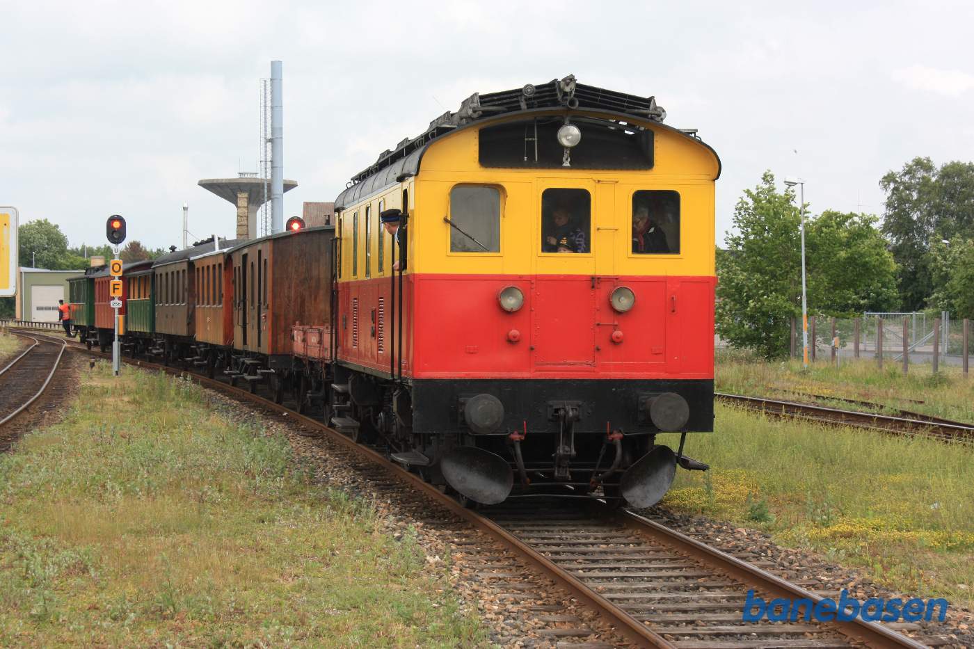Tog til Bandholm trykker ud til remisen Tog til Bandholm trykker ud til remisen