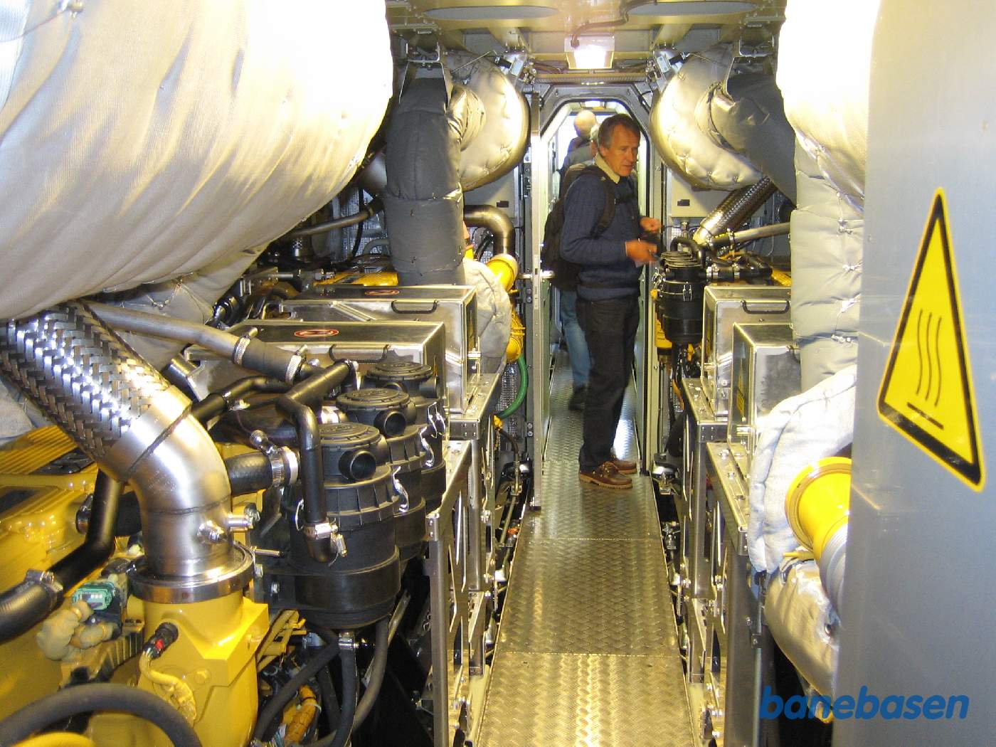 Et kig ind i maskinrummet der er godt pakket