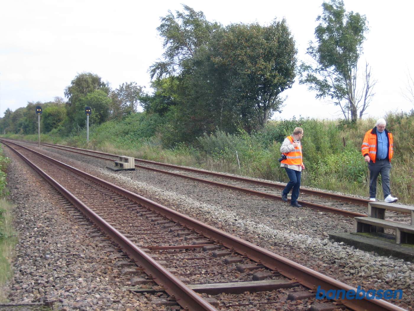 Der er god tid, da vi afventer krydsning med modkørende tog Der er god tid, da vi afventer krydsning med modkørende tog