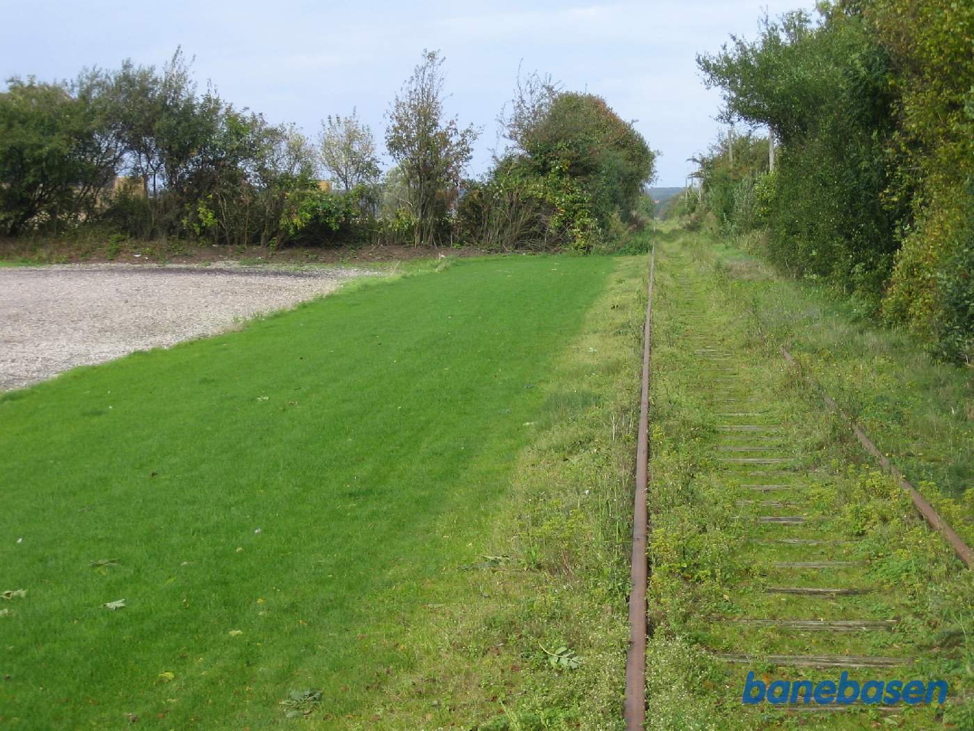 Et vue ud langs strækningen i retning mod Tommerup ca. 70 meter efter overkørslen med Springenbjergvej