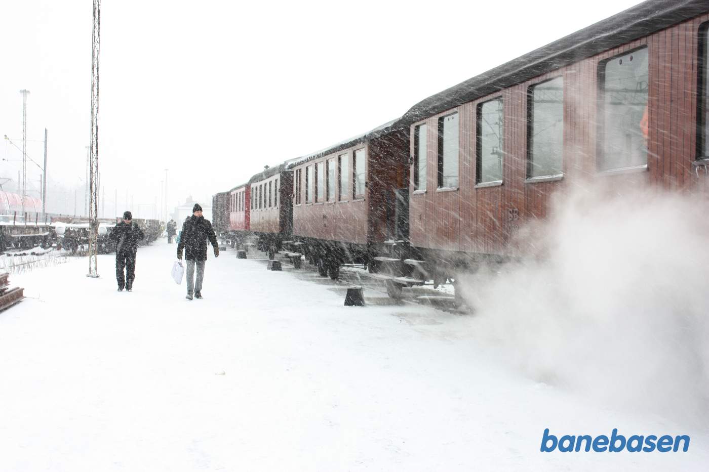 Dampvarme og snestorm, juletoget er snart klart til at køre til Helsingør