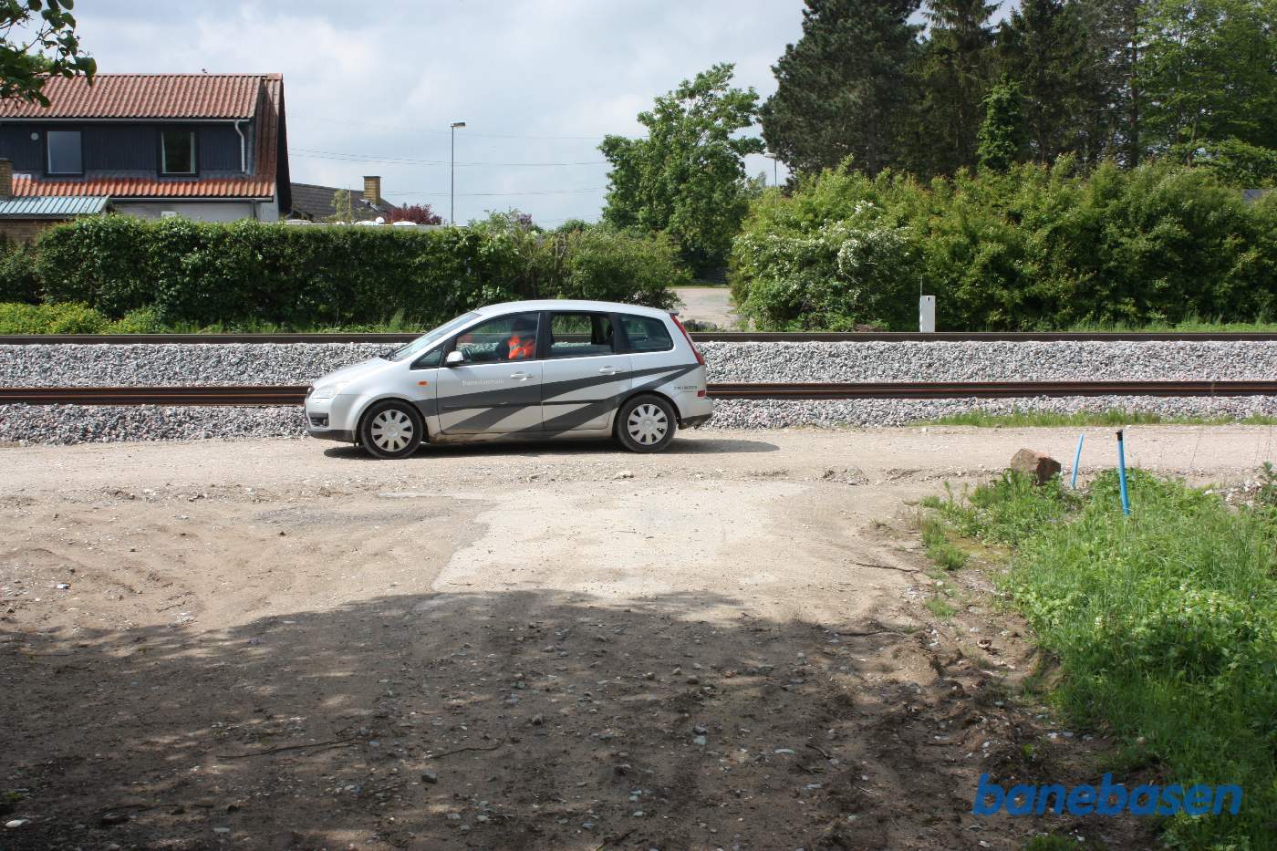 Her krydsede Gammel Skovvej i sin tid banen