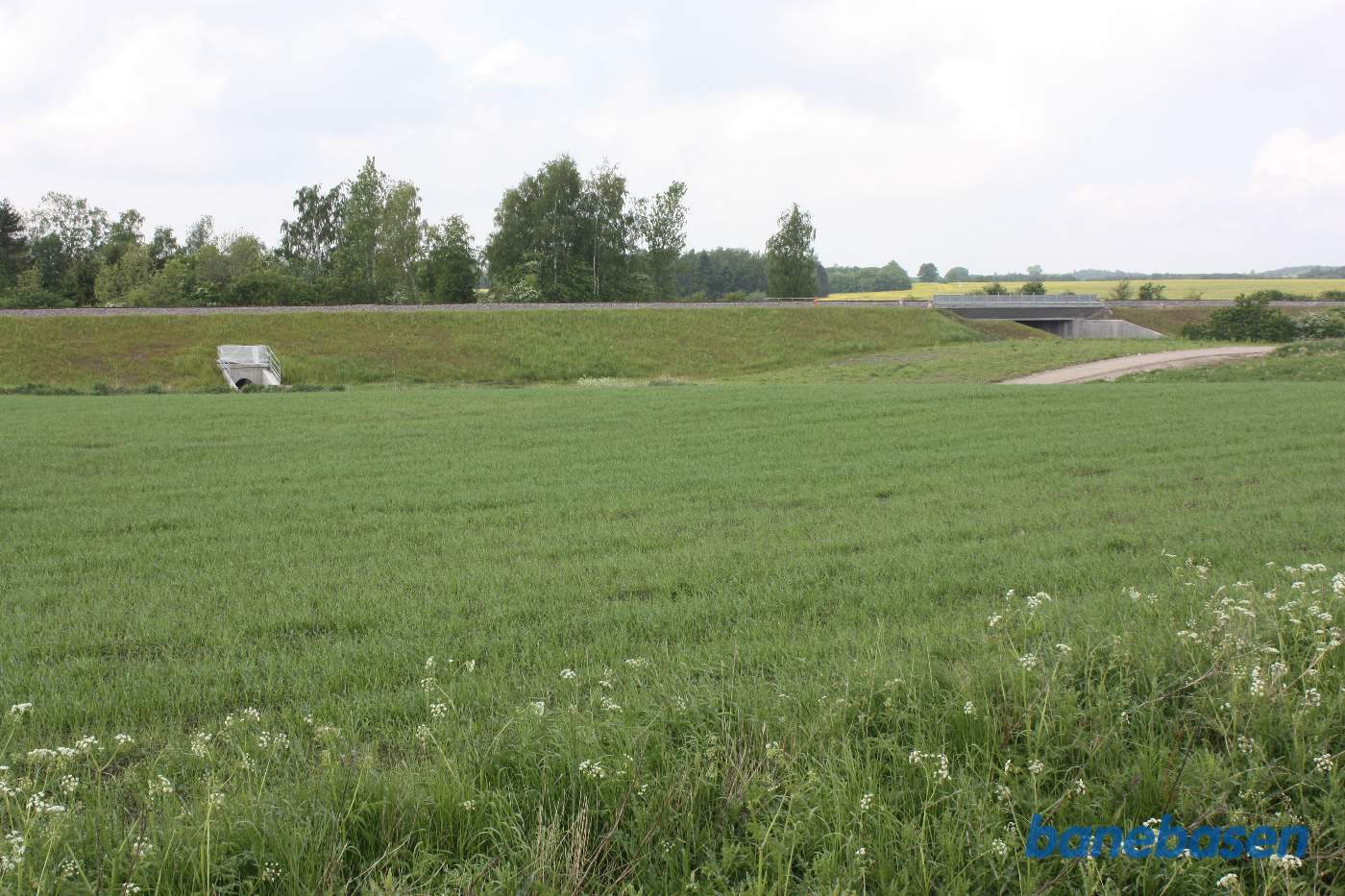 Viadukten til højre, er den nye viadukt for Hjortholmvej Viadukten til højre, er den nye viadukt for Hjortholmvej