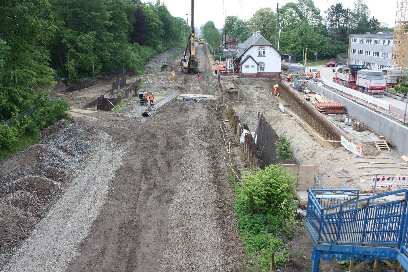 Et vue ind over hele stationsområdet, set oppe fra gangbroen