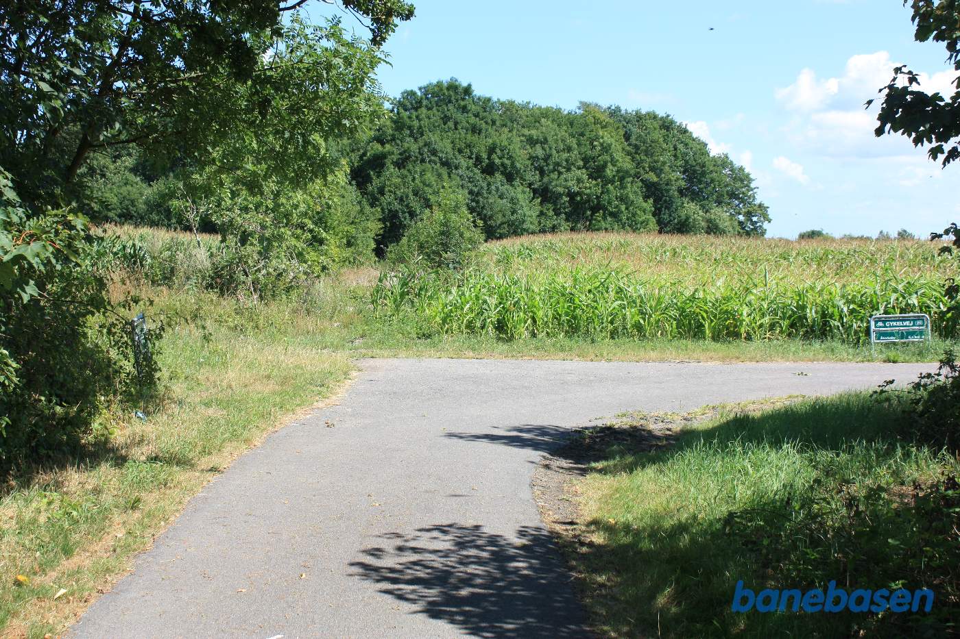 Her ender banestien. Vi kigger i retning mod Nexø