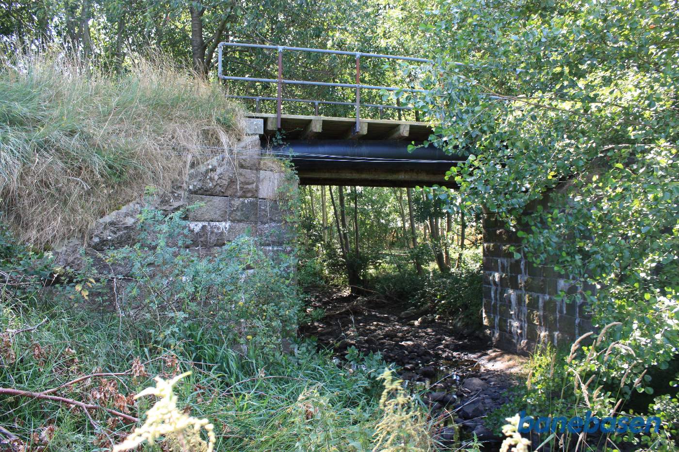 Jernbanebroen over Læså, Nexø til venstre og Rønne til højre