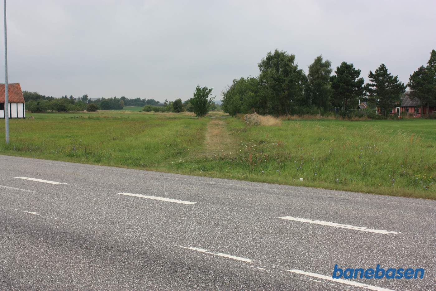 Her gik banen, vi kigger i retning mod Rønne Her gik banen, vi kigger i retning mod Rønne