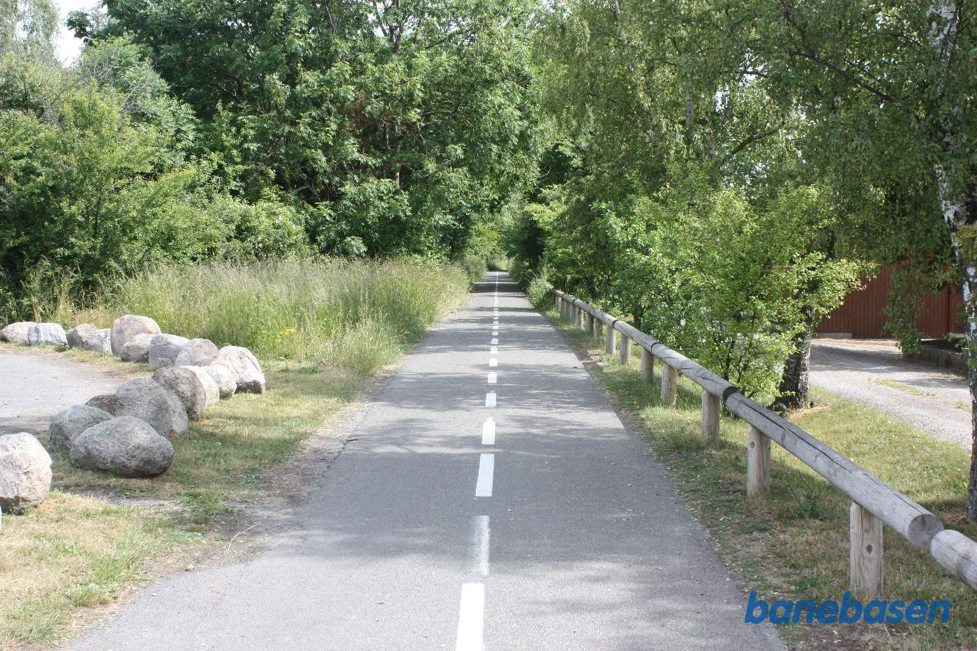 Vi står på Balke Strand trinbrættet og kigger mod Nexø Vi står på Balke Strand trinbrættet og kigger mod Nexø