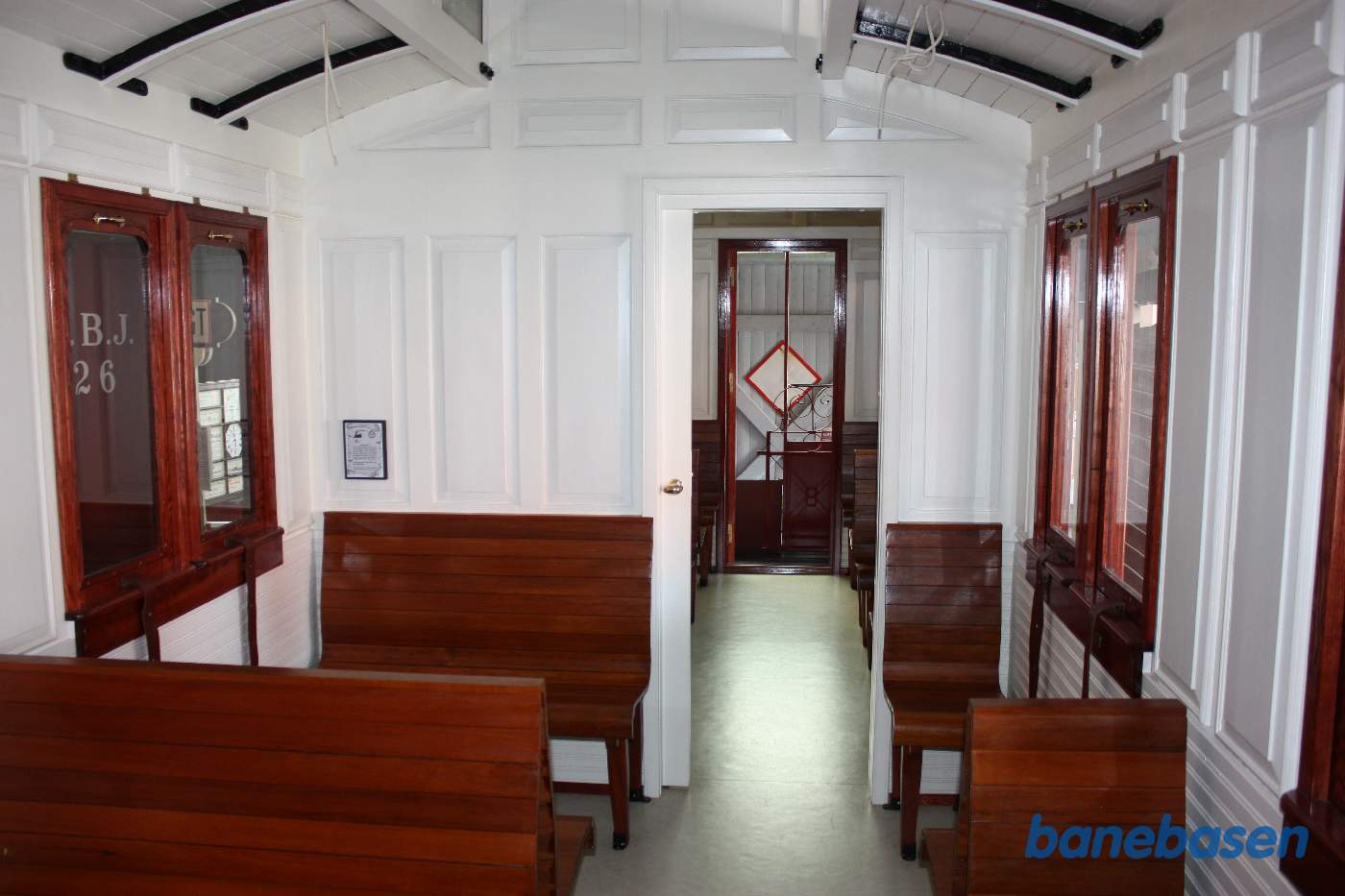 Vi er inde i en af personvognene