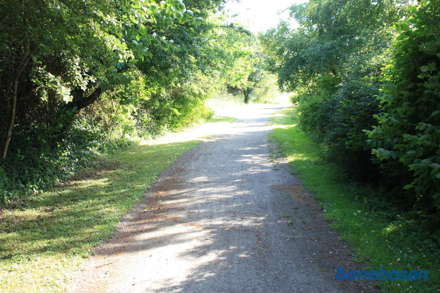Banestien set i retning mod Rønne, hvor den starter/slutter