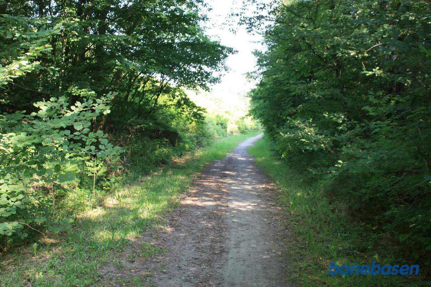 Vi er på banestien og kigger mod Sandvig Vi er på banestien og kigger mod Sandvig