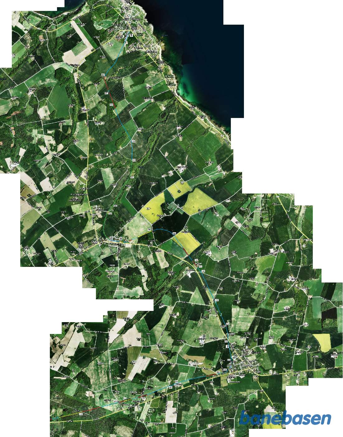 2014 sattelitfoto med DBJ indtegnet. Aaløse - Gudhjem. Numrene på kortet er fotografens geografiske placering, der nu er erstattet af gps-koordinaterne