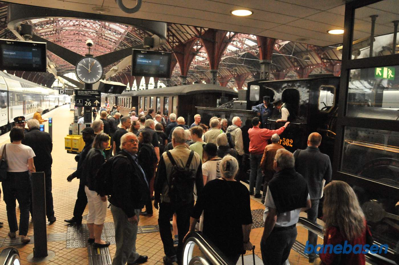 Gæsterne skal lige kigge på damplokomotivet