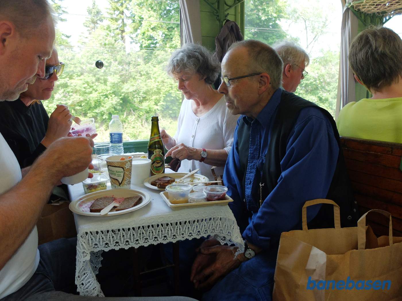 I toget blev der serveret frokost