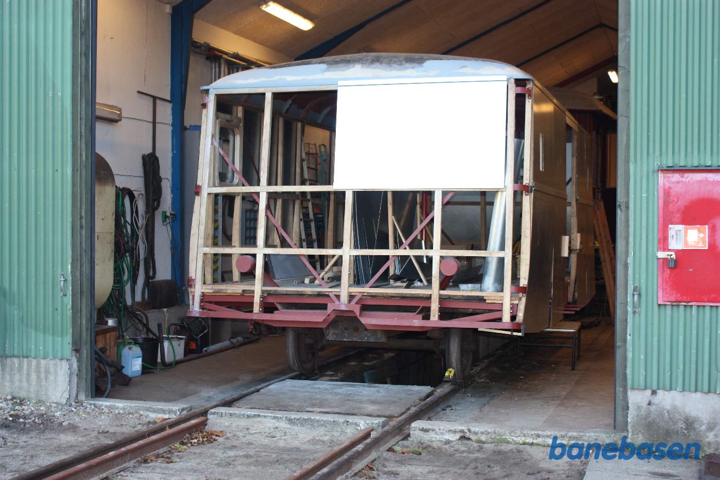 Vognkassen er helt ny, træskelettet ses tydeligt