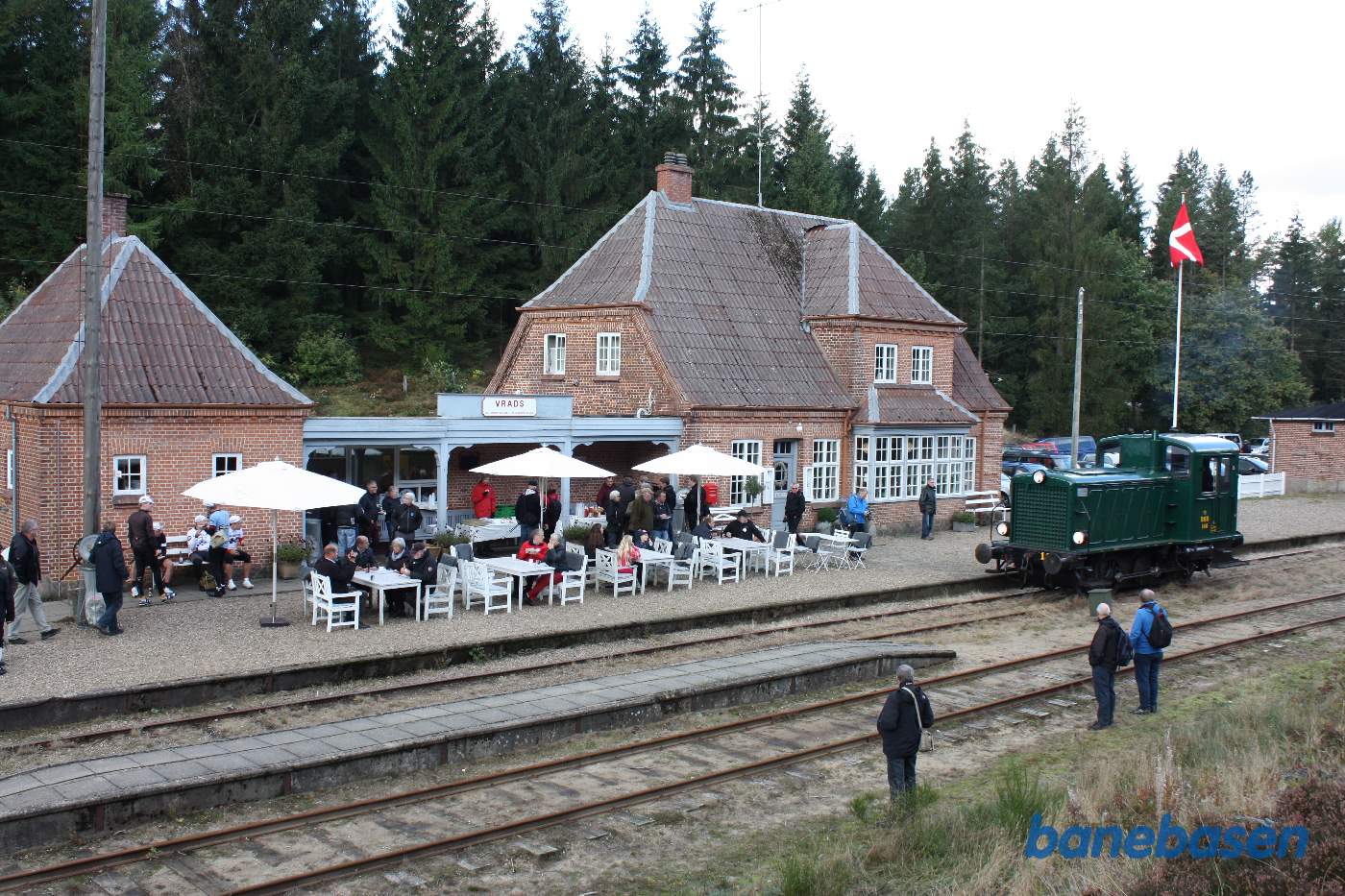 Det grønne lokomotiv kan nu komme op i den anden ende