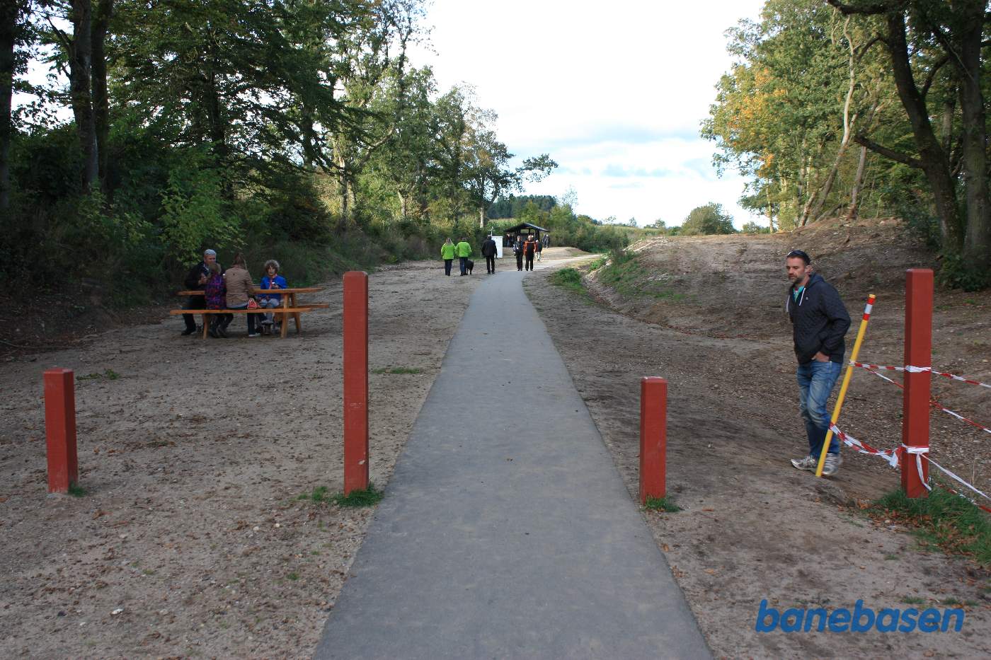 Vi er på banestien og kigger i retning af Silkeborg Vi er på banestien og kigger i retning af Silkeborg