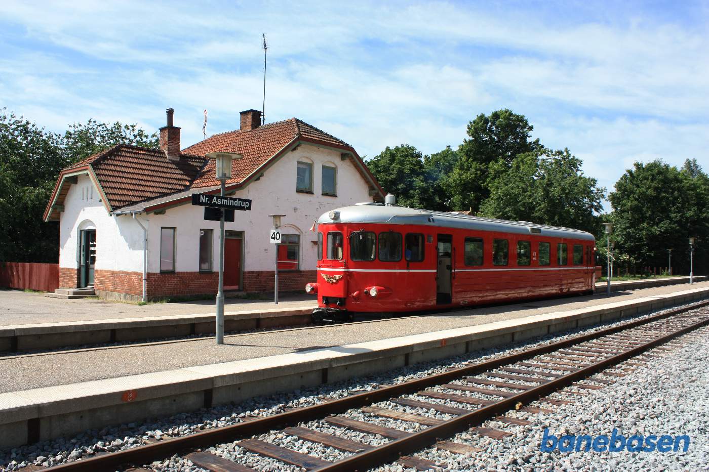 Endnu et fotostop her på Nr. Asmindrup, vi er på vej mod Holbæk Endnu et fotostop her på Nr. Asmindrup, vi er på vej mod Holbæk