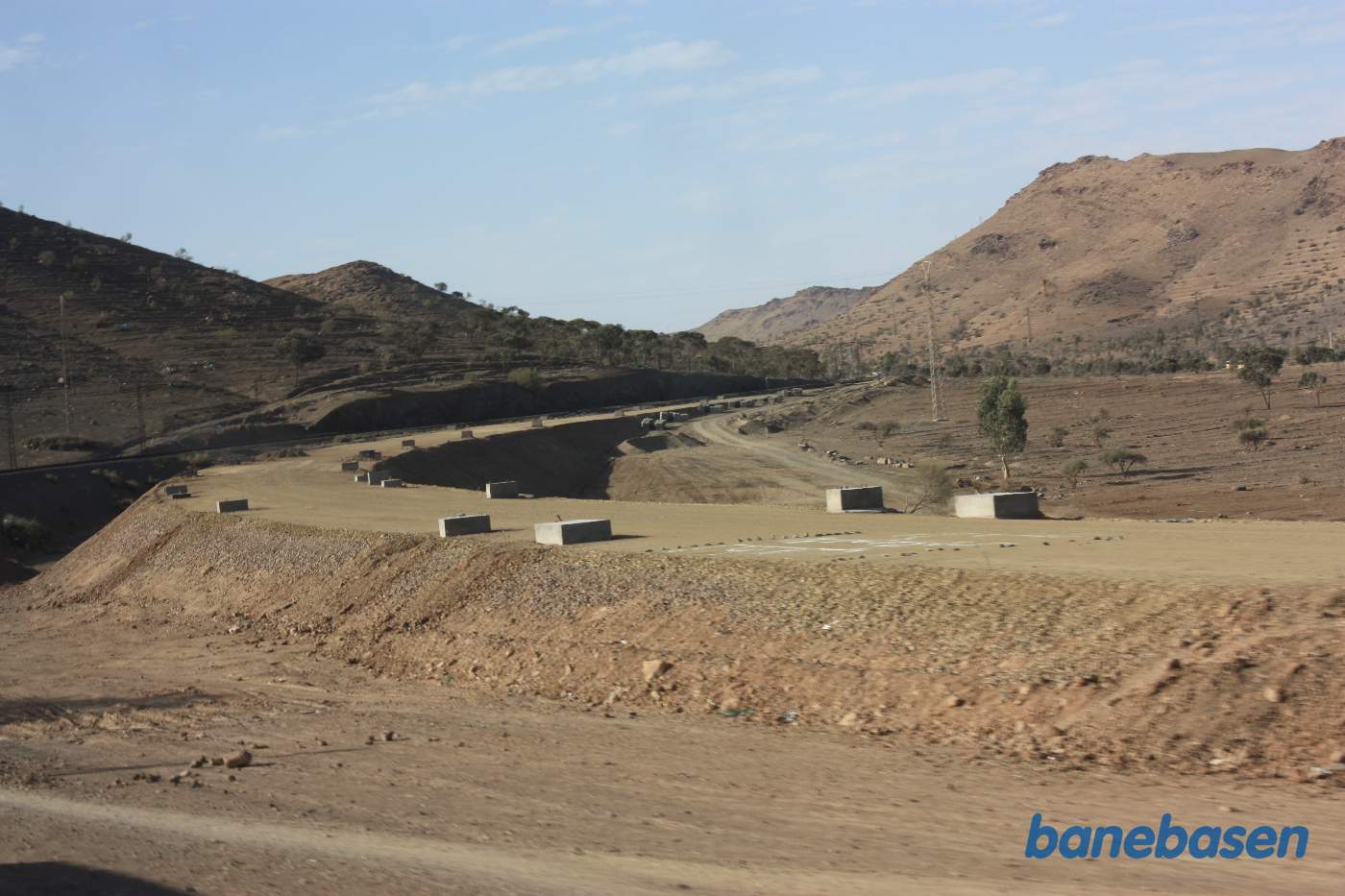 Banen mellem Marrakech og Casablanca er ved at blive udbygget til 2 spor samt hastighedsopgraderet med helt ny tracé