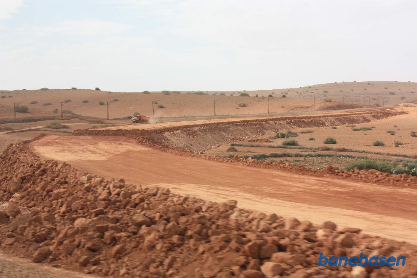 Her ses atter anlæg af tracéen til den nye dobbeltsporede jernbane