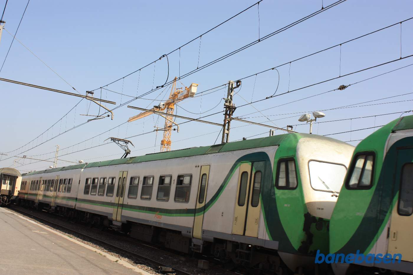 Lokaltog ved den modsatte perron