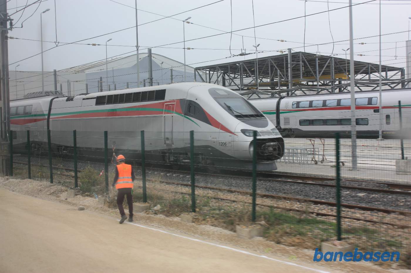 Et skud ud af vinduet, hvor de nye højhastighedstog står opstillet