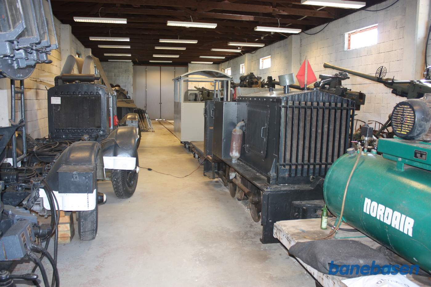 Vi er i remisen, hvor der er gemt forskelligt udstyr