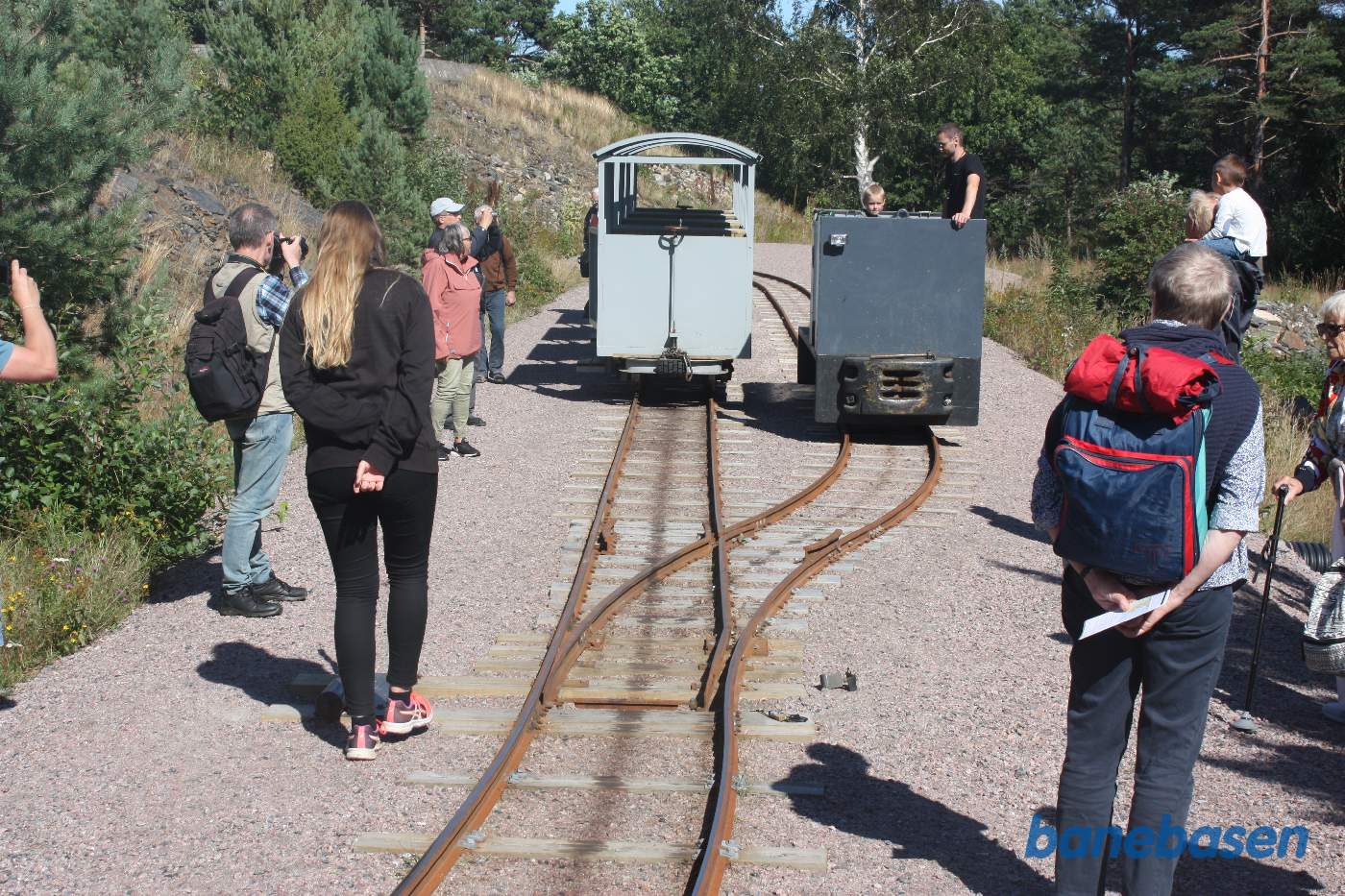 Lokomotivet omløber vognene
